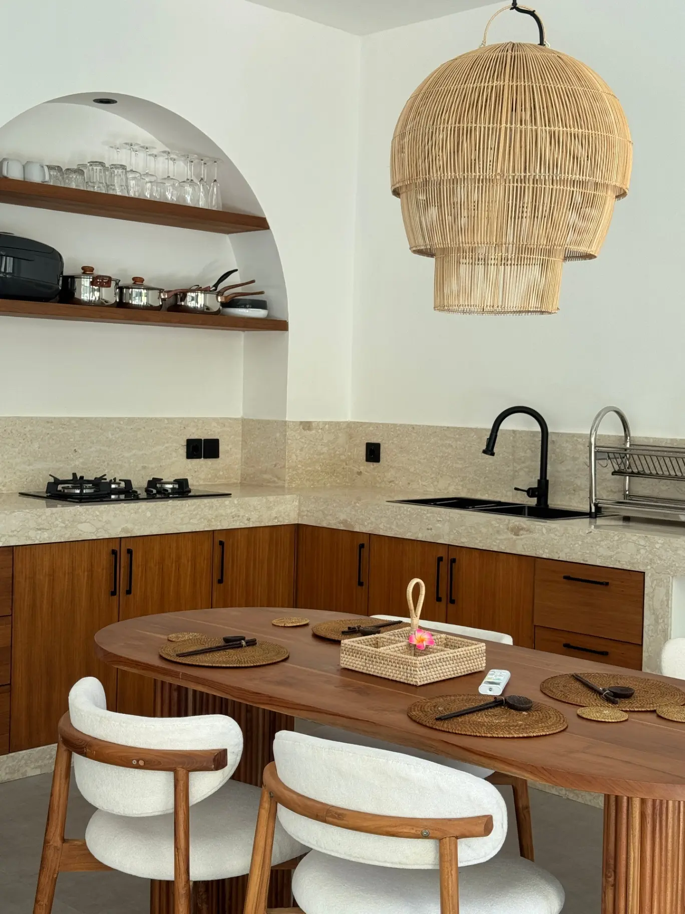 Large 2 Bedroom Mediterranean Elegance Villa in Pererenan, 2-bed villa for rent in Canggu – photo 11 of 15