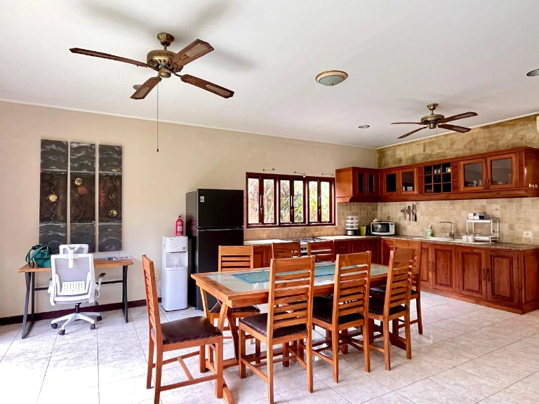 2br Family Villa in Umalas With Big Garden, 2-bed villa for rent in Canggu – photo 5 of 15