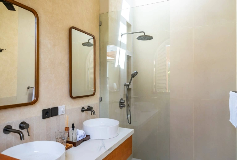 4 Bedroom Luxury Villa for Monthly and Yearly in Kerobokan, 4-bed villa for rent in Seminyak – photo 9 of 15