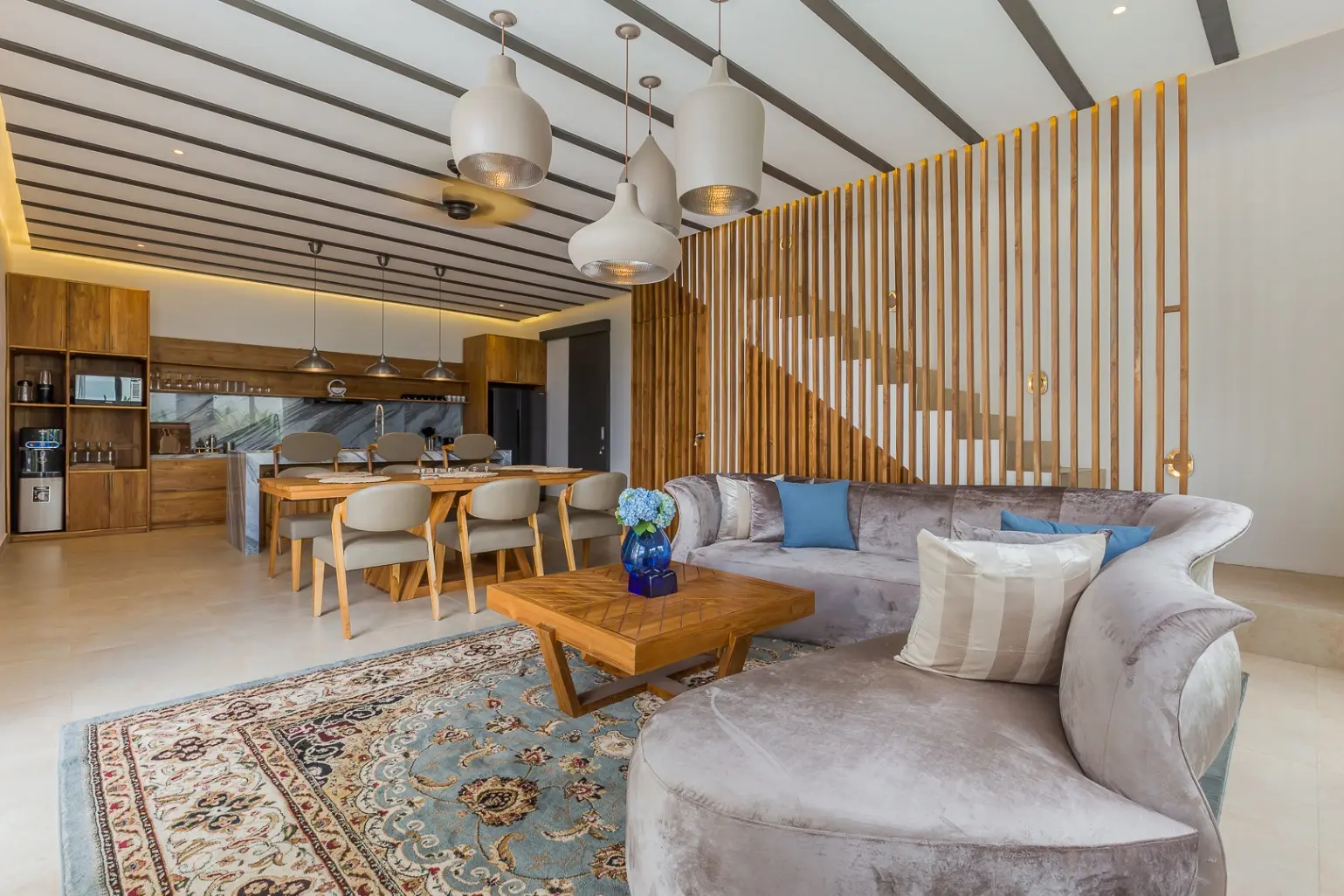 Luxury 3BR Villa w/ Pool and Rooftop Patio, 3-bed villa for rent in Canggu – photo 4 of 15