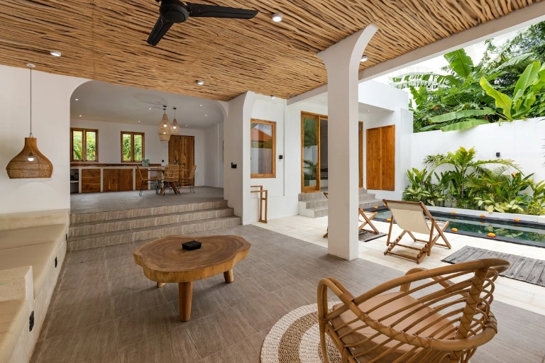 RARE OPPORTUNITY ! 2BR Villa - 2 Swimming Pool in Canggu, 2-bed villa for rent in Canggu – photo 2 of 15