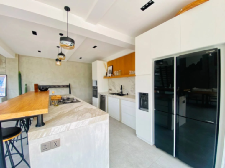 4 Bedrooms Villa Walking Distance to Berawa Beach, 4-bed villa for rent in Canggu – photo 5 of 15