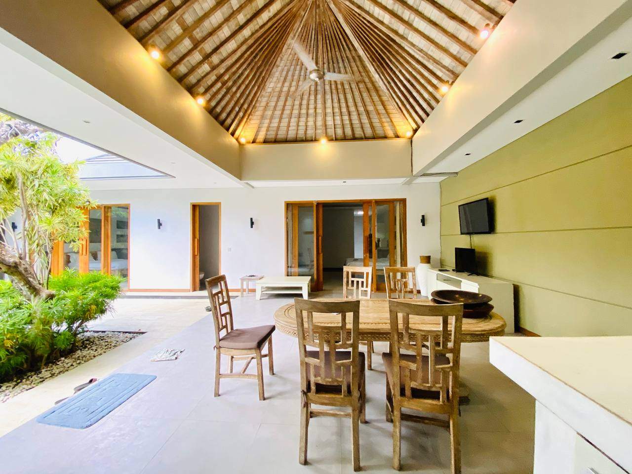 2 Bedroom Villa Fully Furnished in Umalas, 2-bed villa for rent in Seminyak – photo 3 of 15