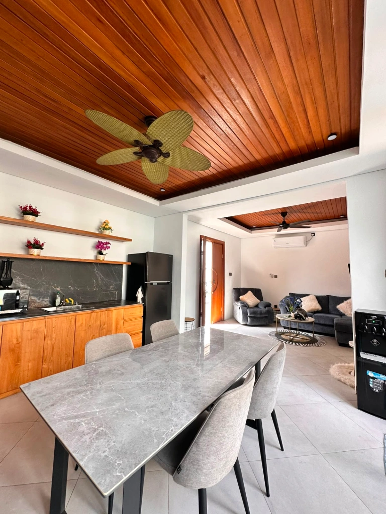 Modern Tropical 2 Bedroom Villa Babakan, Central Canggu (next to Pererenan), 2-bed villa for rent in Canggu – photo 4 of 10