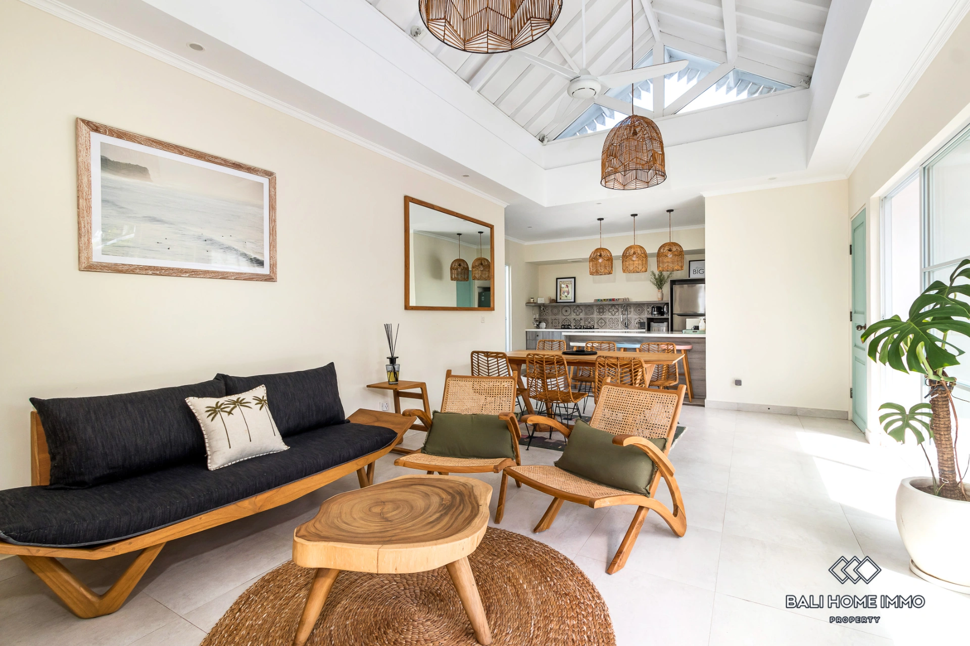 3 Bedroom Minimalist Family Villa For Rent Monthly in Berawa, 3-bed villa for rent in Canggu – photo 4 of 13