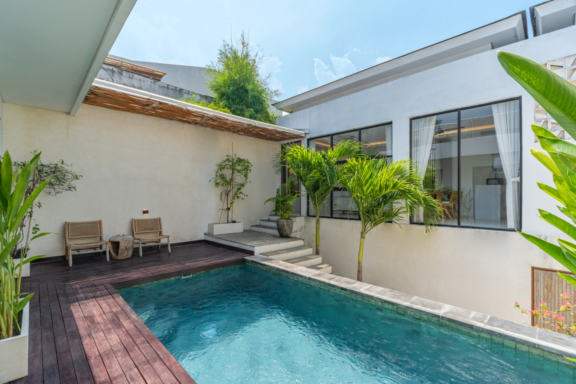 Cozy, stylish villa in Umalas opposite the Liga Tennis, next to the Pizza Fabbrica. 10 minutes drive to Berawa Beach., 2-bed villa for rent in Canggu – photo 3 of 15