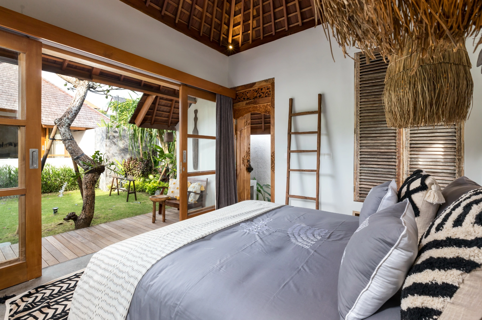 Villa Chempaka - Luxe Tropical 6BR Dream Villa in Canggu, 6-bed villa for rent in Seminyak – photo 13 of 15