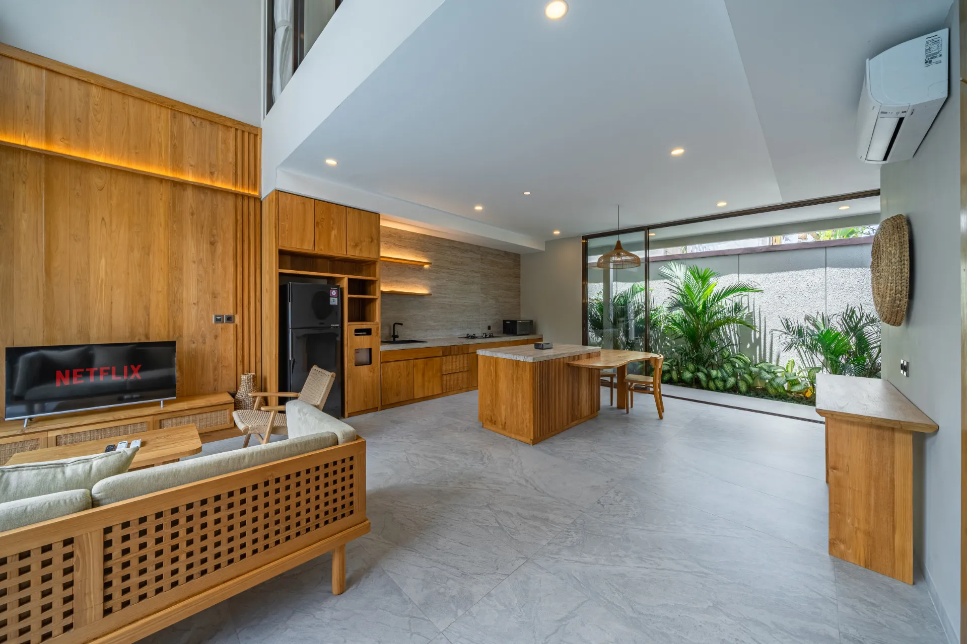 Villa Echo - Brand New Luxury 1-Bedroom Loft Villa next to Echo Beach, 1-bed villa for rent in Canggu – photo 11 of 14