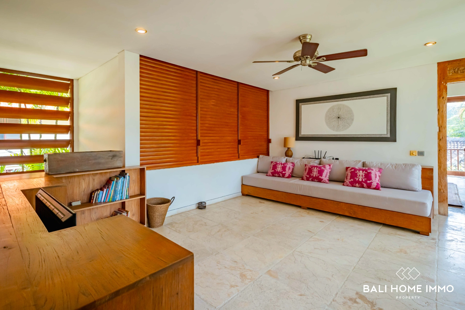 Expansive 4 Bedrooms for Rent & Sale - Walk Distance to Jimbaran Beach, 4-bed villa for rent in Uluwatu – photo 10 of 15