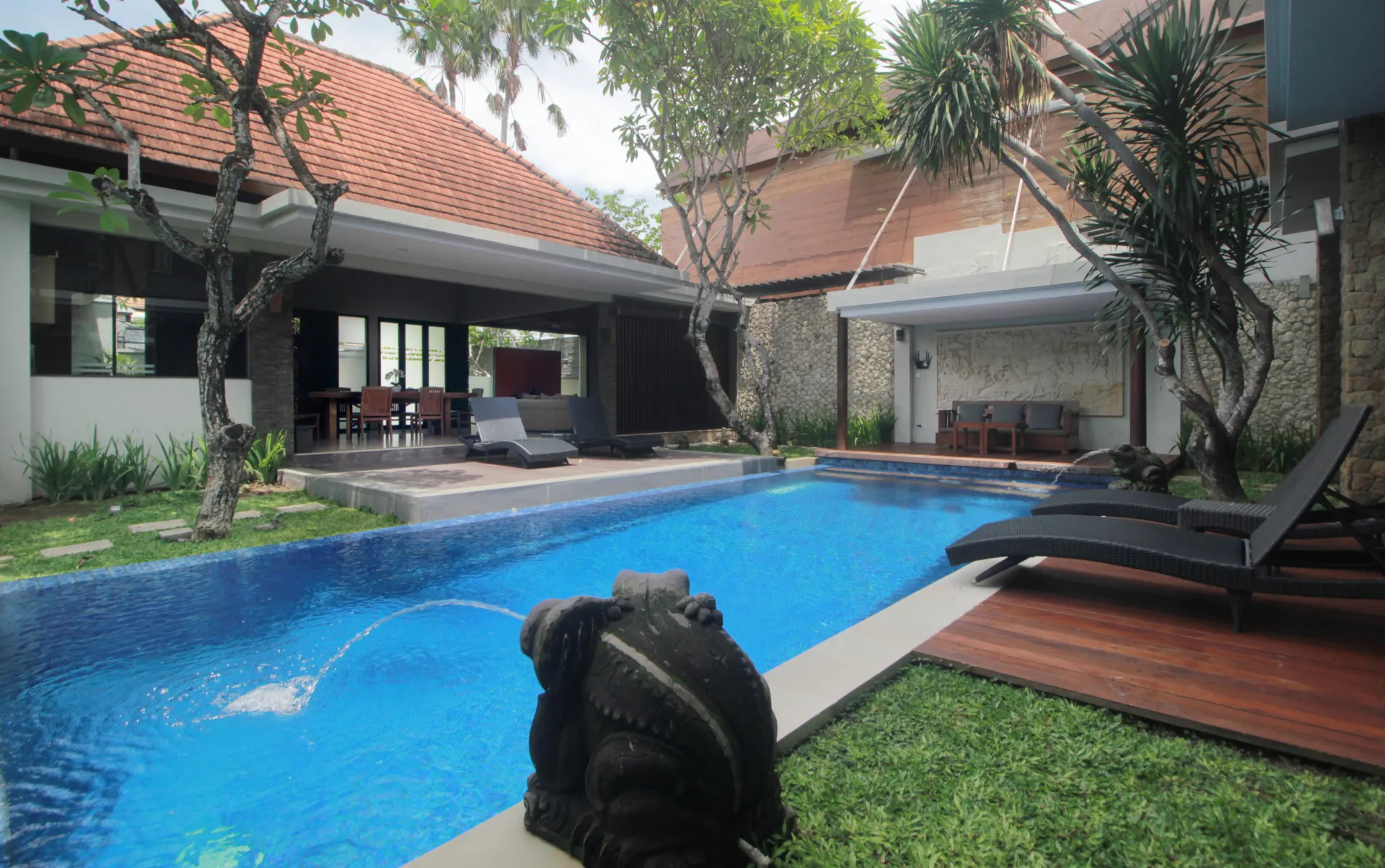 Villa Djayana - Spacious 4-Bedroom Villa in Seminyak, 4-bed villa for rent in Seminyak – photo 2 of 15
