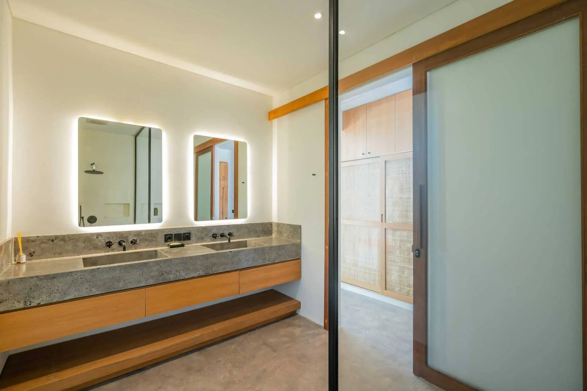 4-Bedroom Villa with Spacious Garden and Mount Agung Vista in Kaba-Kaba, 4-bed villa for rent in Tabanan – photo 5 of 15
