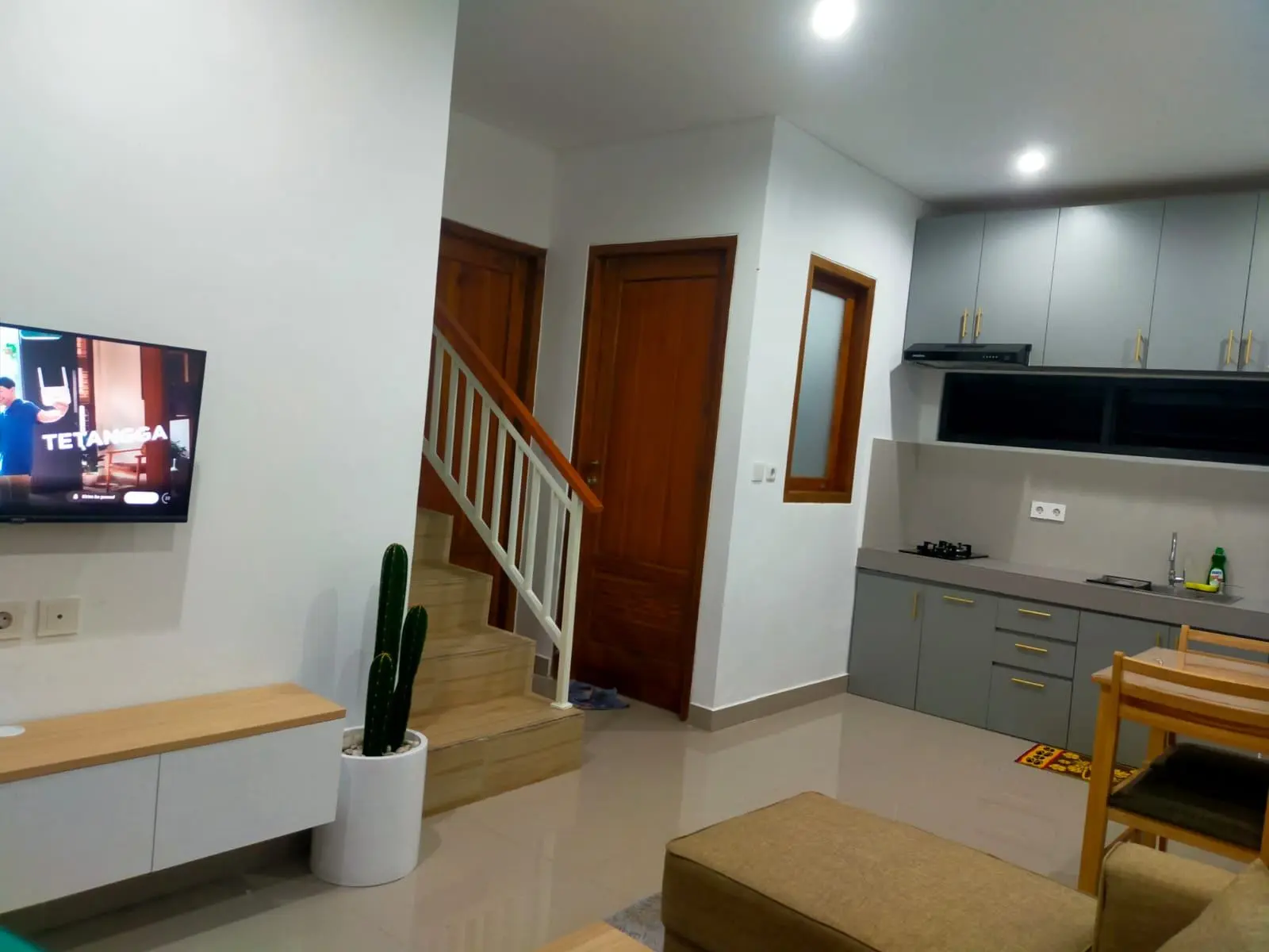 House For Rent at Denpasar, Near Sunset Road, Kerobokan, Seminyak Cozy, calm area, rice field views and no construction nearby, 2-bed villa for rent in Seminyak – photo 4 of 11