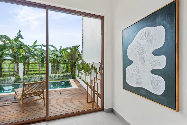 Luxury 3BR Villa with Rice Field Views in Prime Berawa, 3-bed villa for rent in Canggu – photo 4 of 15