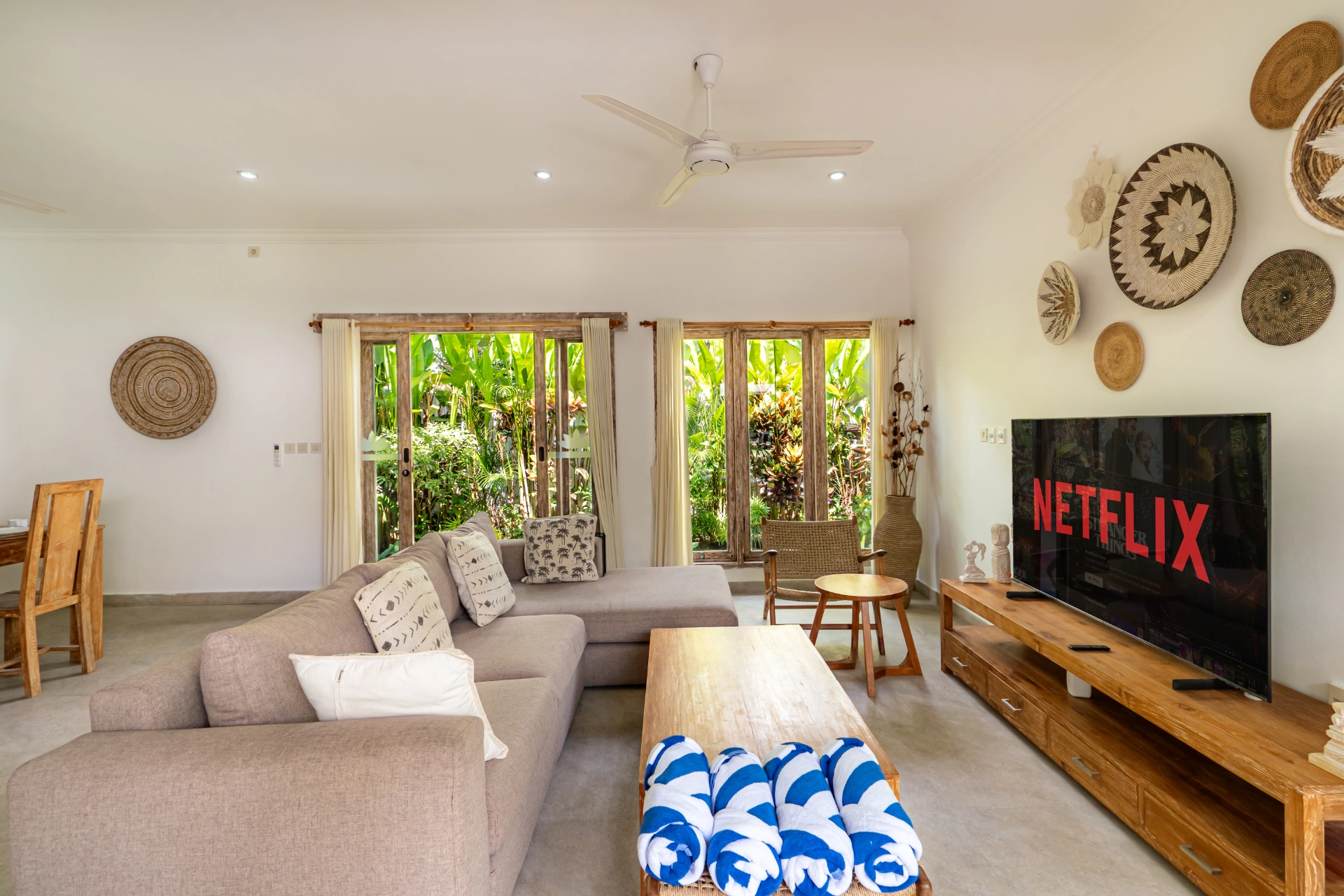 Santi - 3BR Villa with Pool & Daybed, Canggu, 3-bed villa for rent in Canggu – photo 9 of 15