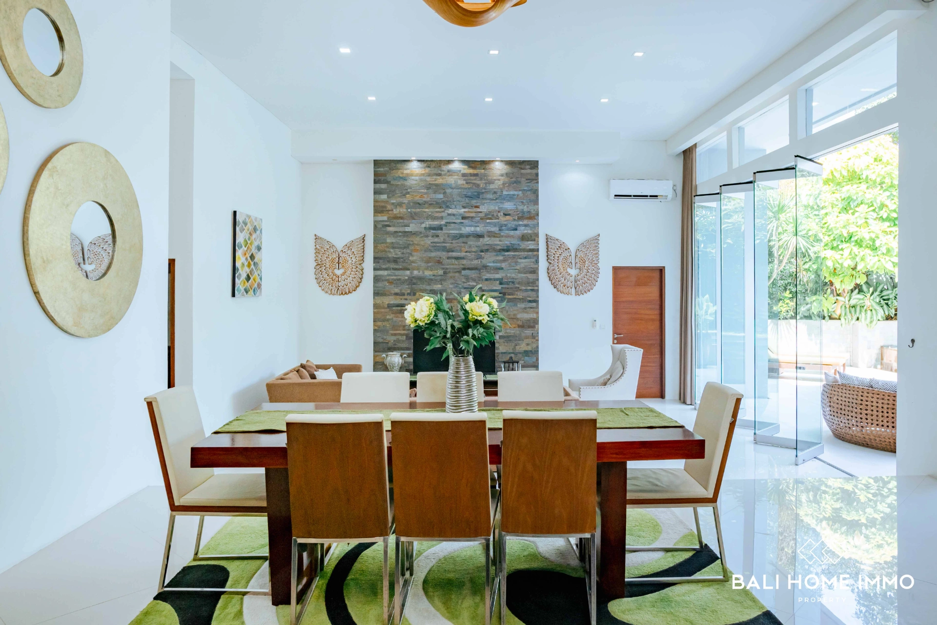 Modern Tropical Luxury Villa for Rent & Sale in Balangan, 4-bed villa for rent in Uluwatu – photo 7 of 14
