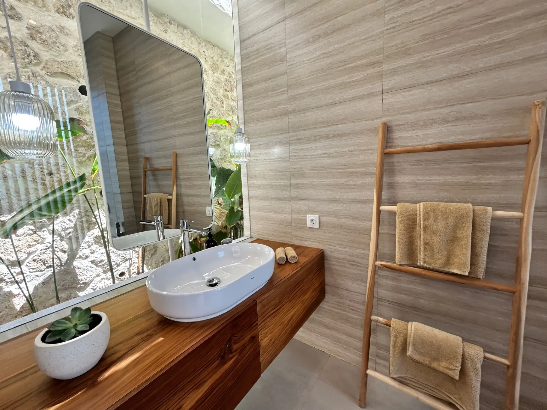 Modern 2BR Villa w/ Ocean Views and Private Pool, 2-bed villa for rent in Uluwatu – photo 15 of 15