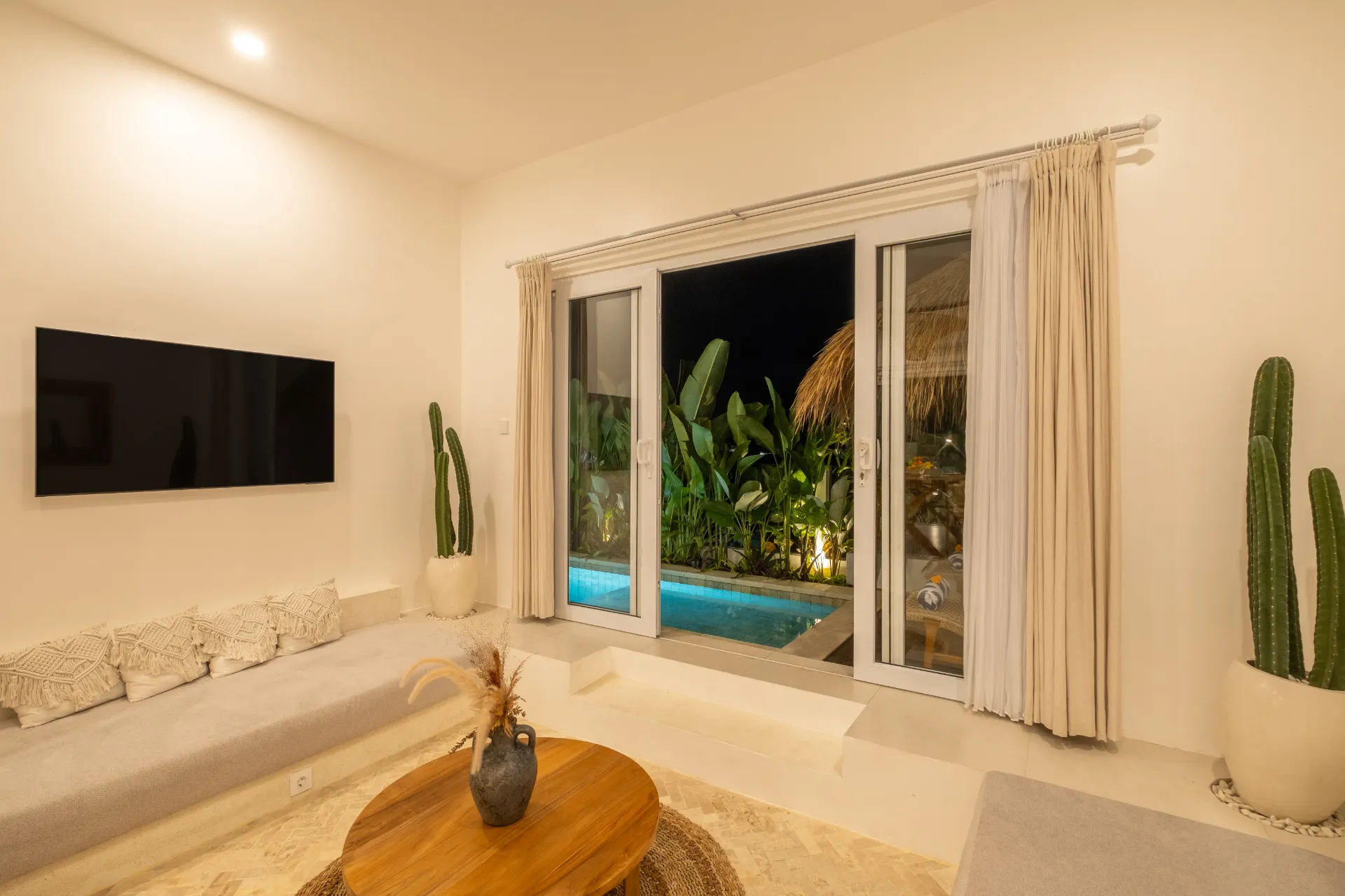 Villa Merlin - Peaceful 2BR Villa Steps from Omni Social Wellness Club, 2-bed villa for rent in Pererenan – photo 5 of 15