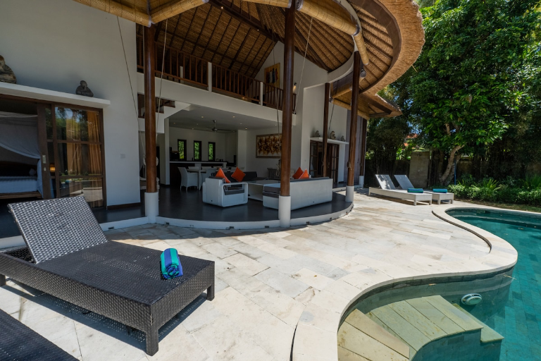 Villa Picasso - 4BR | Private Swimming Pool - 10 min from Melasti beach, 4-bed villa for rent in Uluwatu – photo 7 of 15