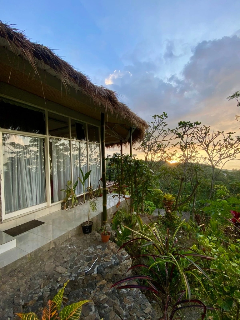 Cozy Bungalow with Ocean Views, 2-bed villa for rent in North Bali – photo 7 of 15