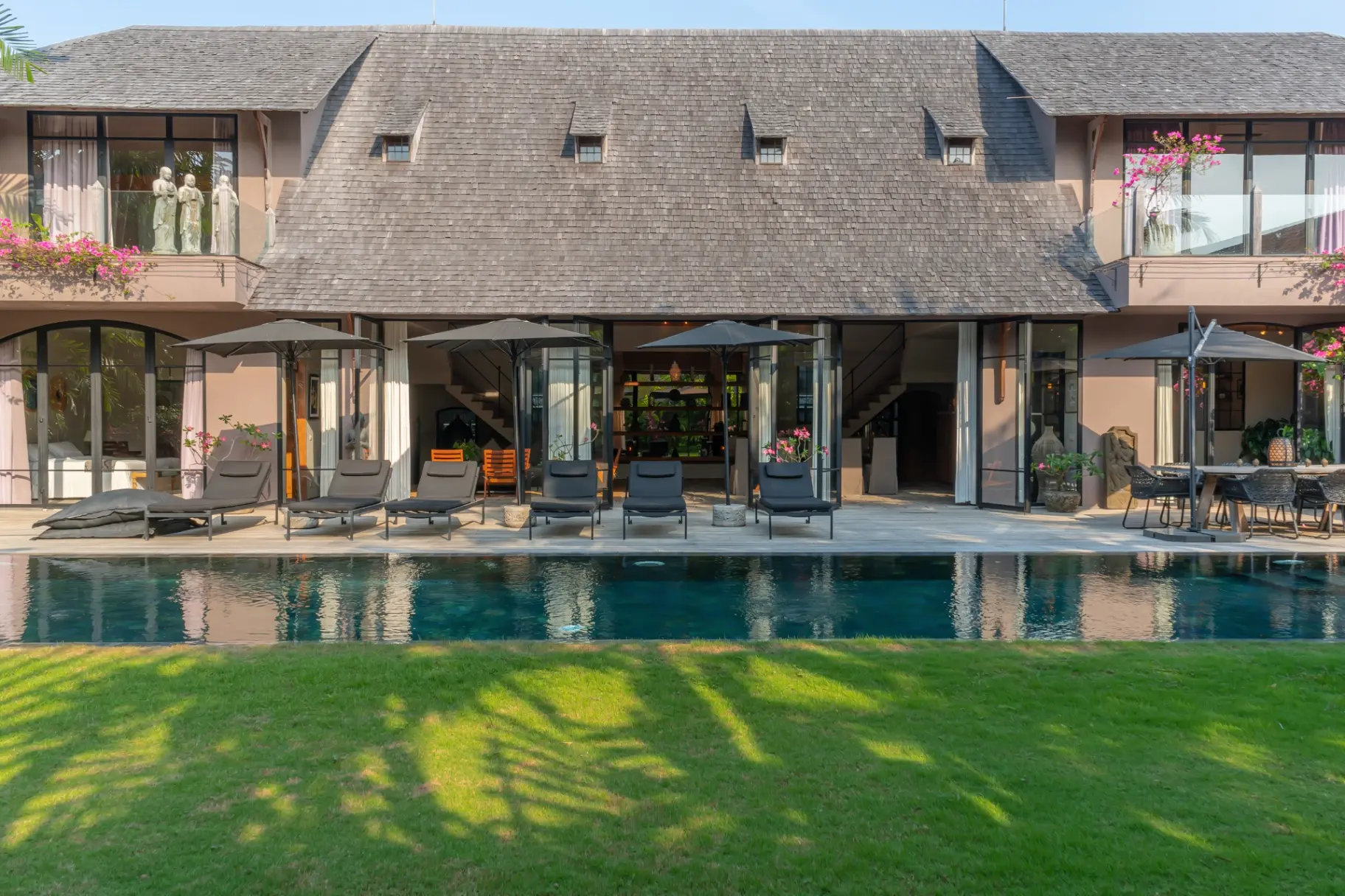Villa Nehal - Luxury 5BR Villa with 20m Pool and Huge Garden, 5-bed villa for rent in Canggu – photo 3 of 15