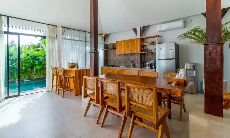 4 Bedroom Spacious Villa with Rooftop – Canggu, 4-bed villa for rent in Canggu – photo 7 of 11