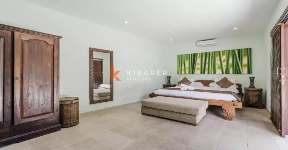 Spacious Four-Bedroom Private Villa with Pool in Seminyak, 4-bed villa for rent in Seminyak – photo 11 of 15