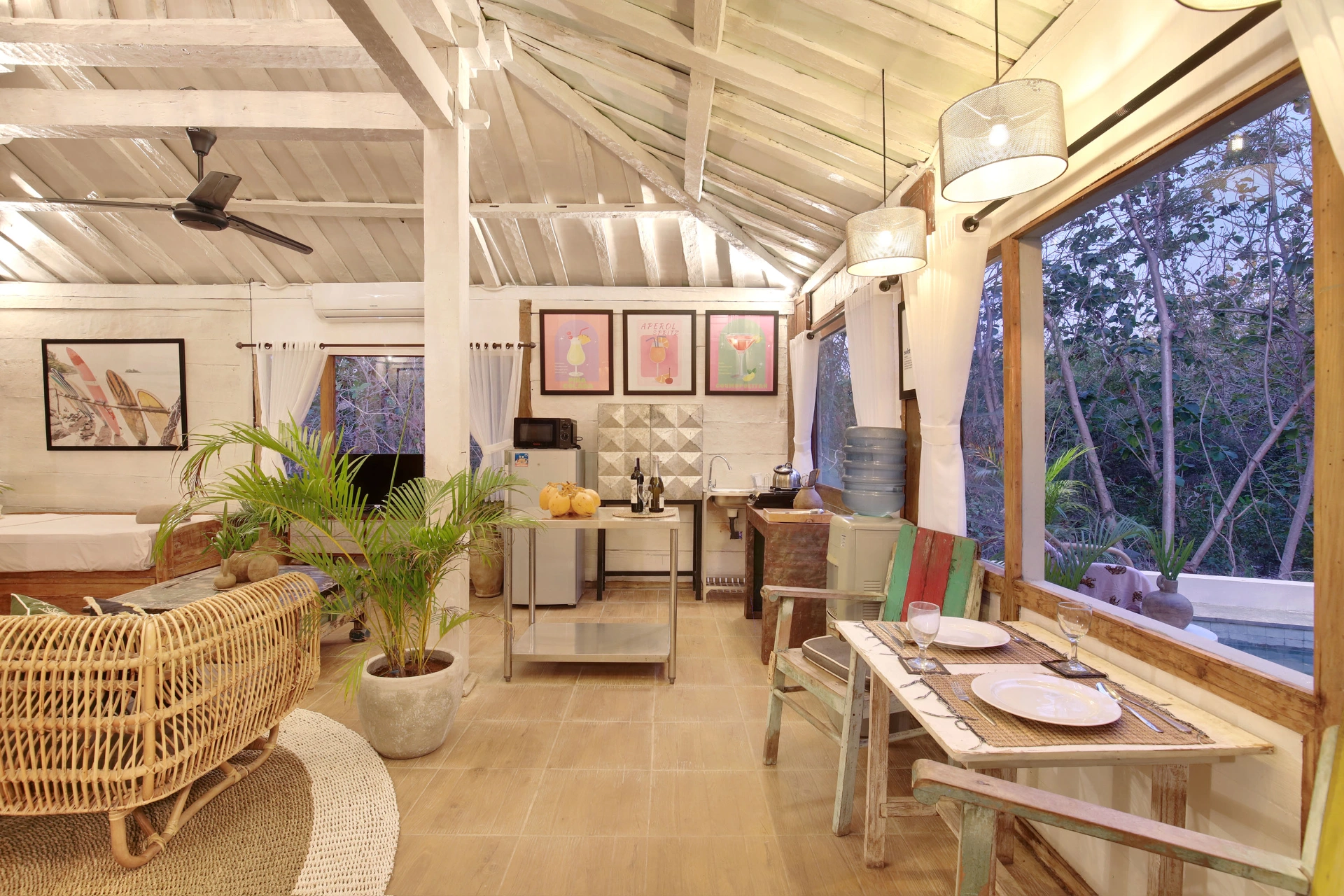 Traditional 1930's Joglo Beach House on a good size land in Uluwatu beaches area, 1-bed villa for rent in Uluwatu – photo 14 of 15