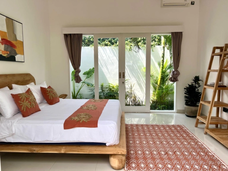 3br Tropical Villa - Walking Distance to Pro Ed, 3-bed villa for rent in Canggu – photo 10 of 15