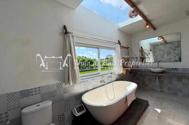 2BR Villa for Rent at Pererenan, Bali, 2-bed villa for rent in Pererenan – photo 11 of 12