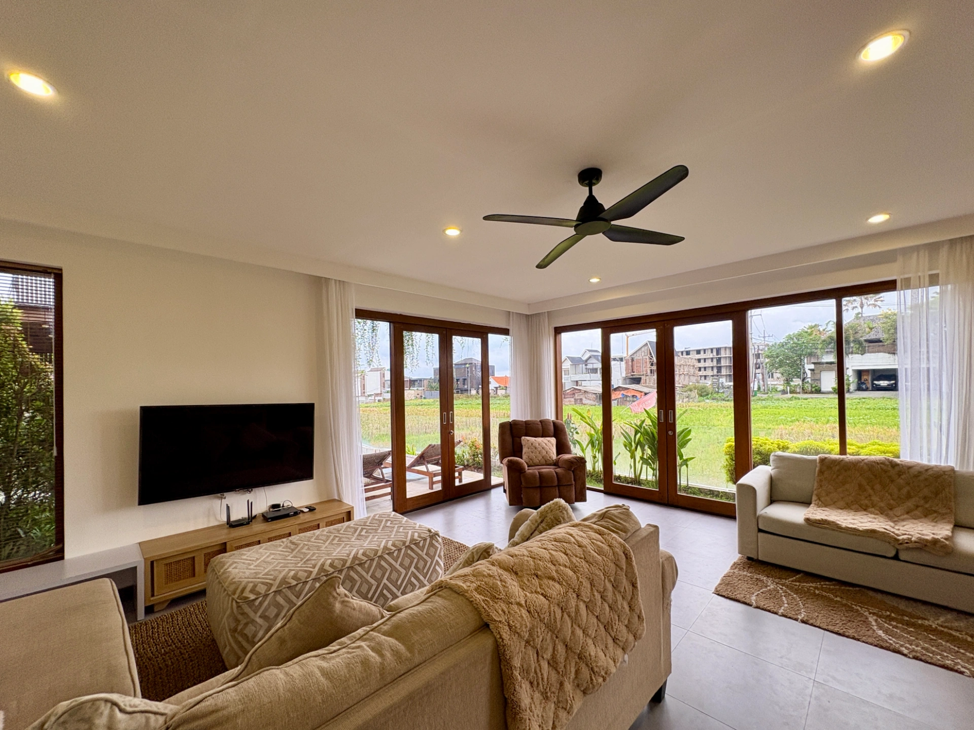 3 Bedroom Family Villa Walking Distance to The Beach, 3-bed villa for rent in Seseh – photo 9 of 15