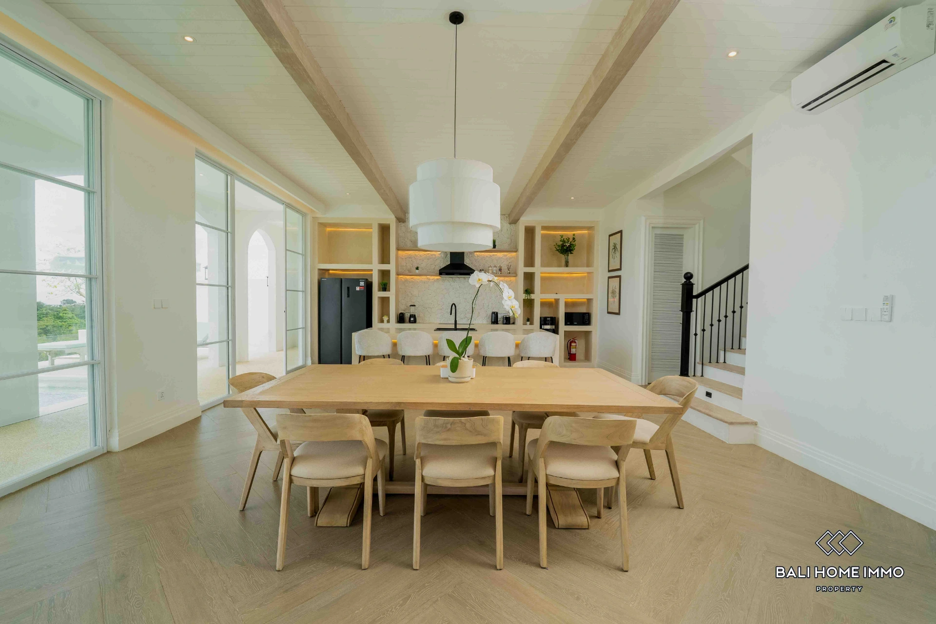 Luxurious 4 Bedrooms Ocean View Villa for Rent in Ungasan, 4-bed villa for rent in Uluwatu – photo 7 of 15