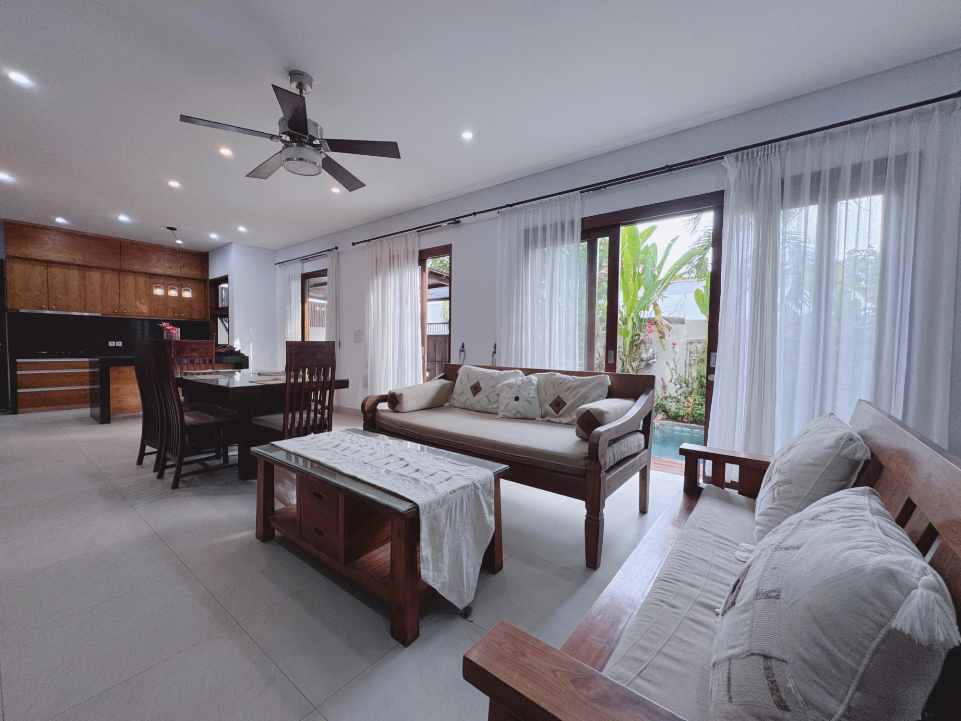 Yearly - Umalas Charming 3 Bedrooms Villa in Umalas, 3-bed villa for rent in Canggu – photo 5 of 14
