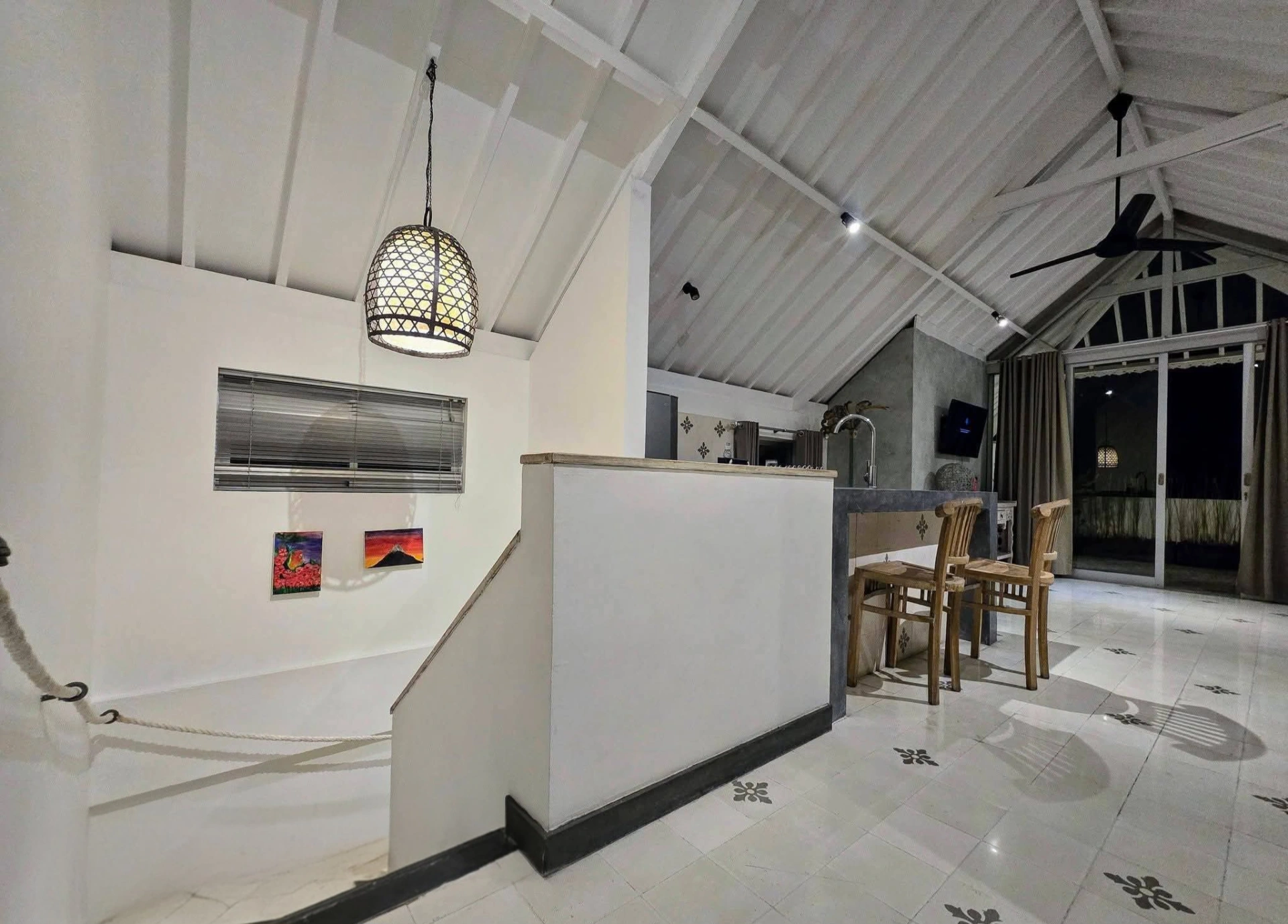 Modern Tropical Villa | 3 Ensuite Bedrooms Arround Restaurant + Coffe Shop, 3-bed villa for rent in Seminyak – photo 8 of 15
