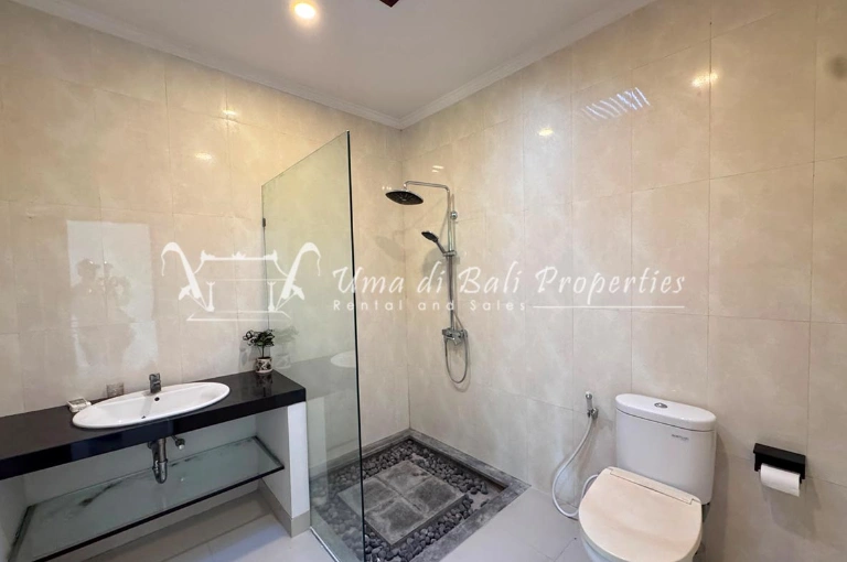 3BR Villa for Rent at Berawa, Bali, 3-bed villa for rent in Canggu – photo 9 of 13