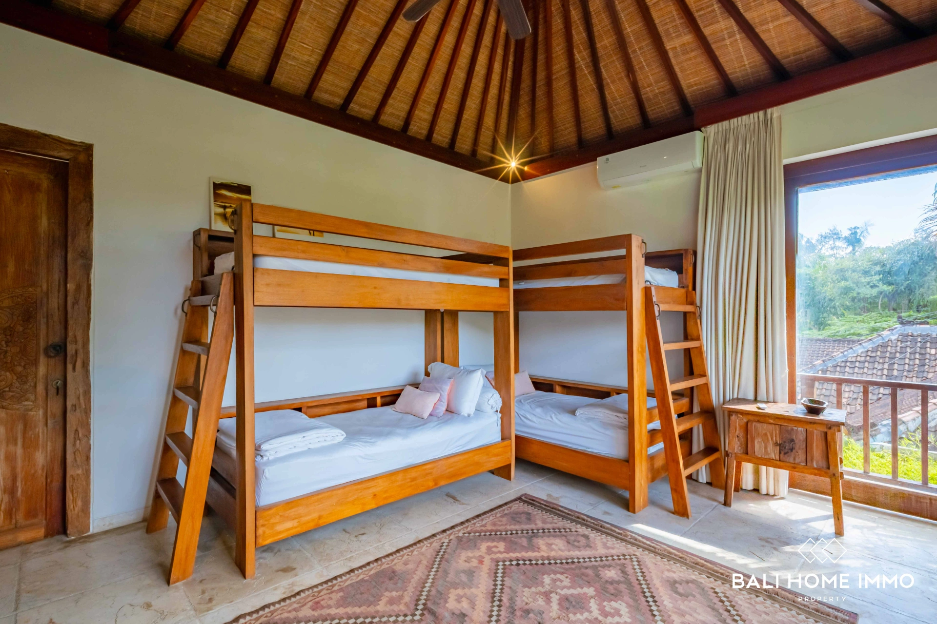 Expansive 4 Bedrooms for Rent & Sale - Walk Distance to Jimbaran Beach, 4-bed villa for rent in Uluwatu – photo 13 of 15