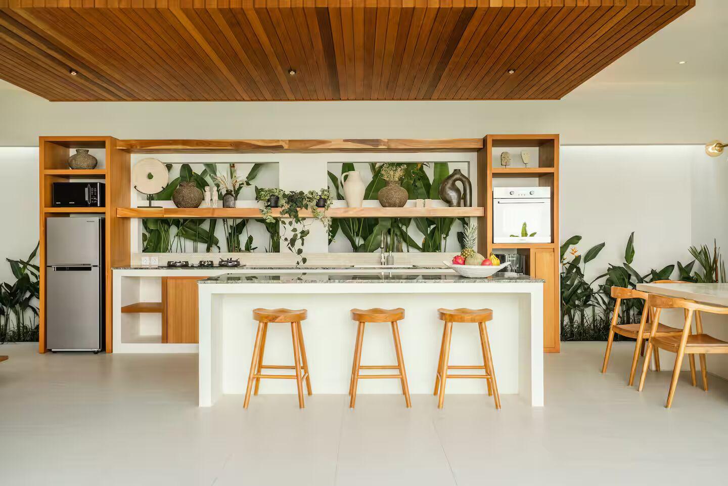 3 Bedrooms Villa in Berawa, 3-bed villa for rent in Canggu – photo 14 of 15