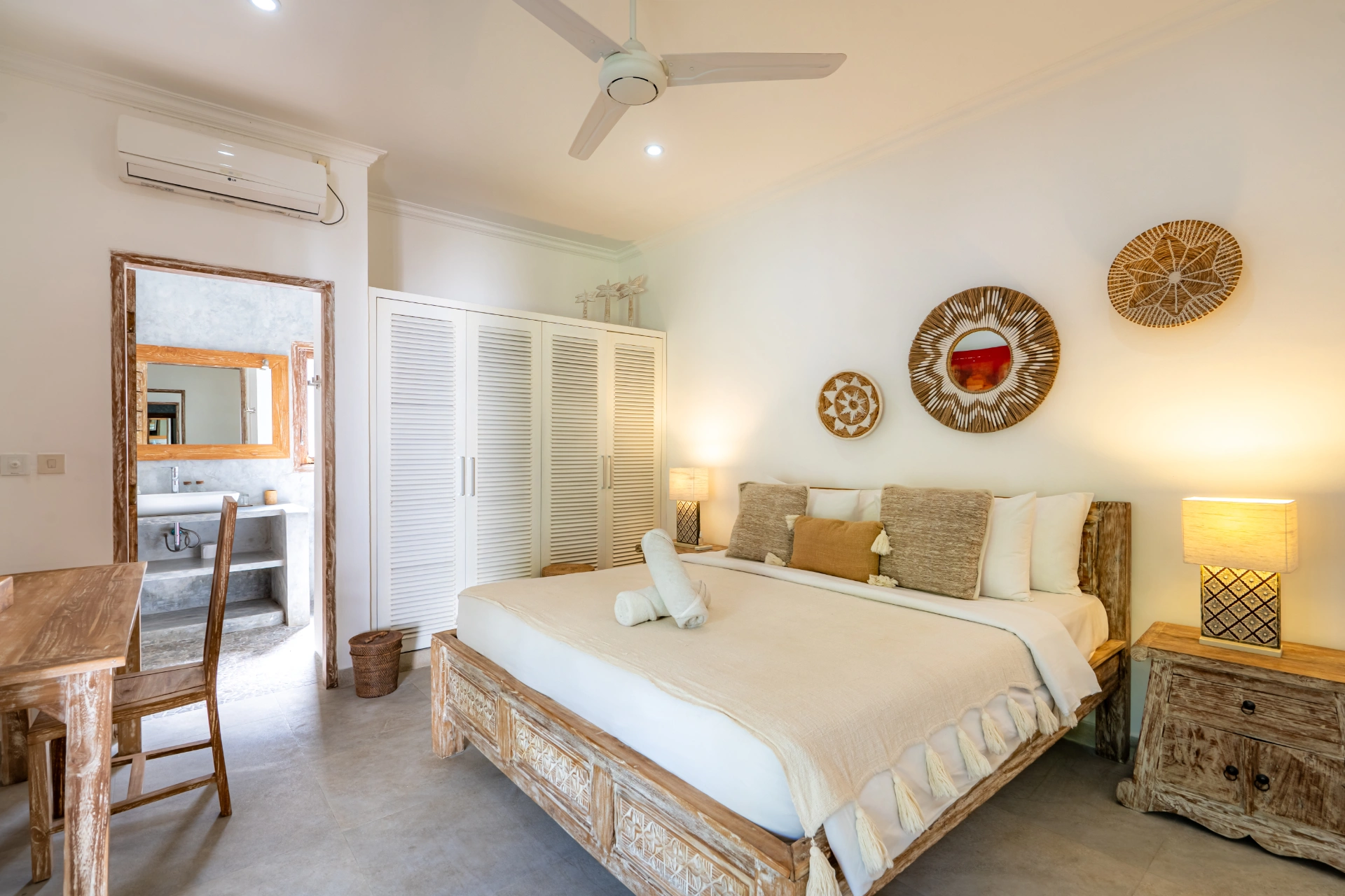 Santi - 3BR Villa with Pool & Daybed, Canggu, 3-bed villa for rent in Canggu – photo 2 of 15