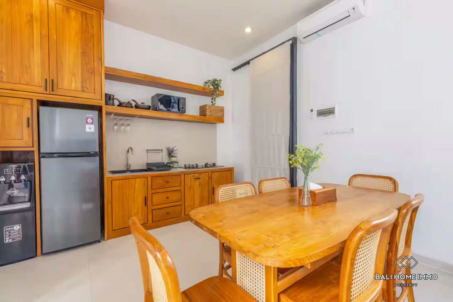 Cozy 3 Bedrooms Villa for Yearly & Monthly Rental in Bali - Ungasan, 3-bed villa for rent in Uluwatu – photo 6 of 15