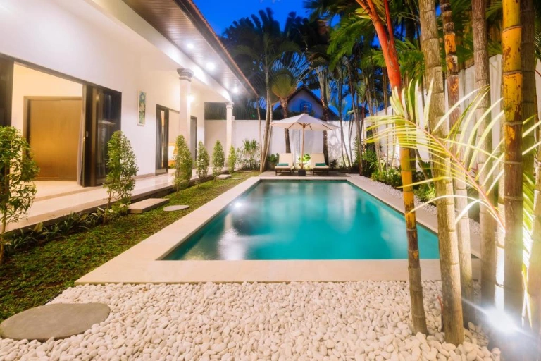 2BR Villa in Berawa, 2-bed villa for rent in Canggu – photo 4 of 15