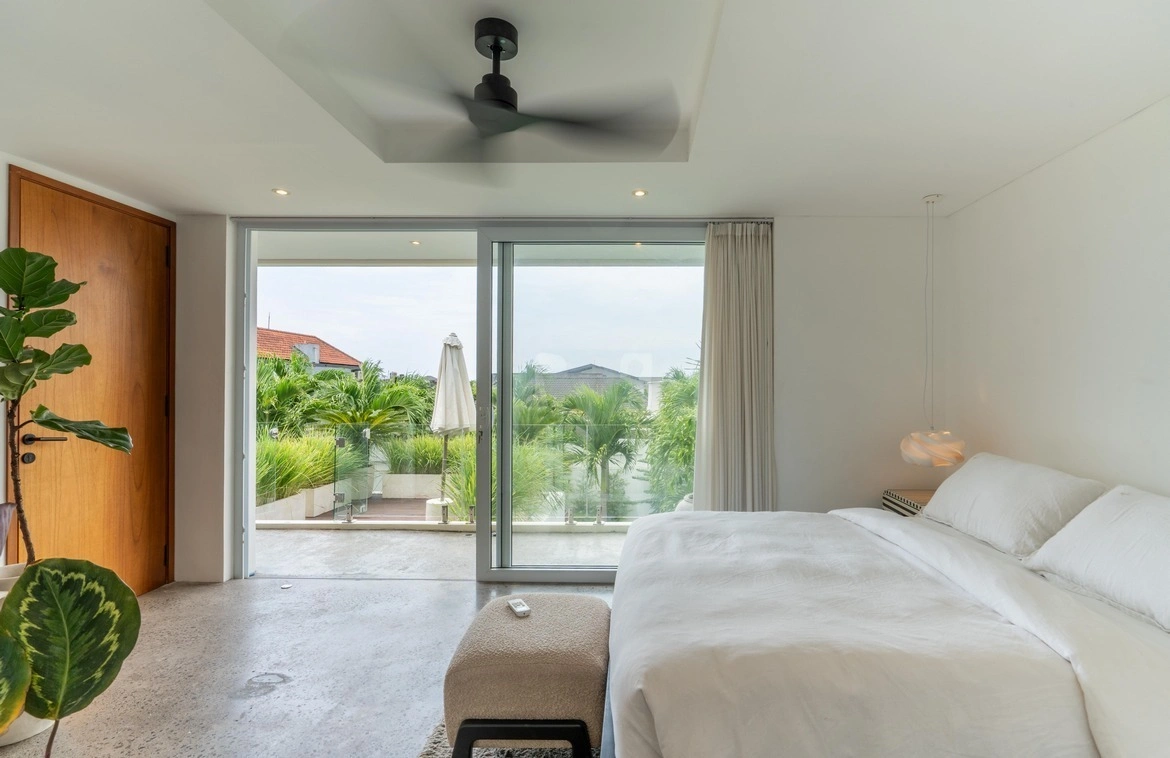 Luxury 3BR Villa with Pool, Sauna & Garden | Villa Manaaki, 3-bed villa for rent in Canggu – photo 15 of 15