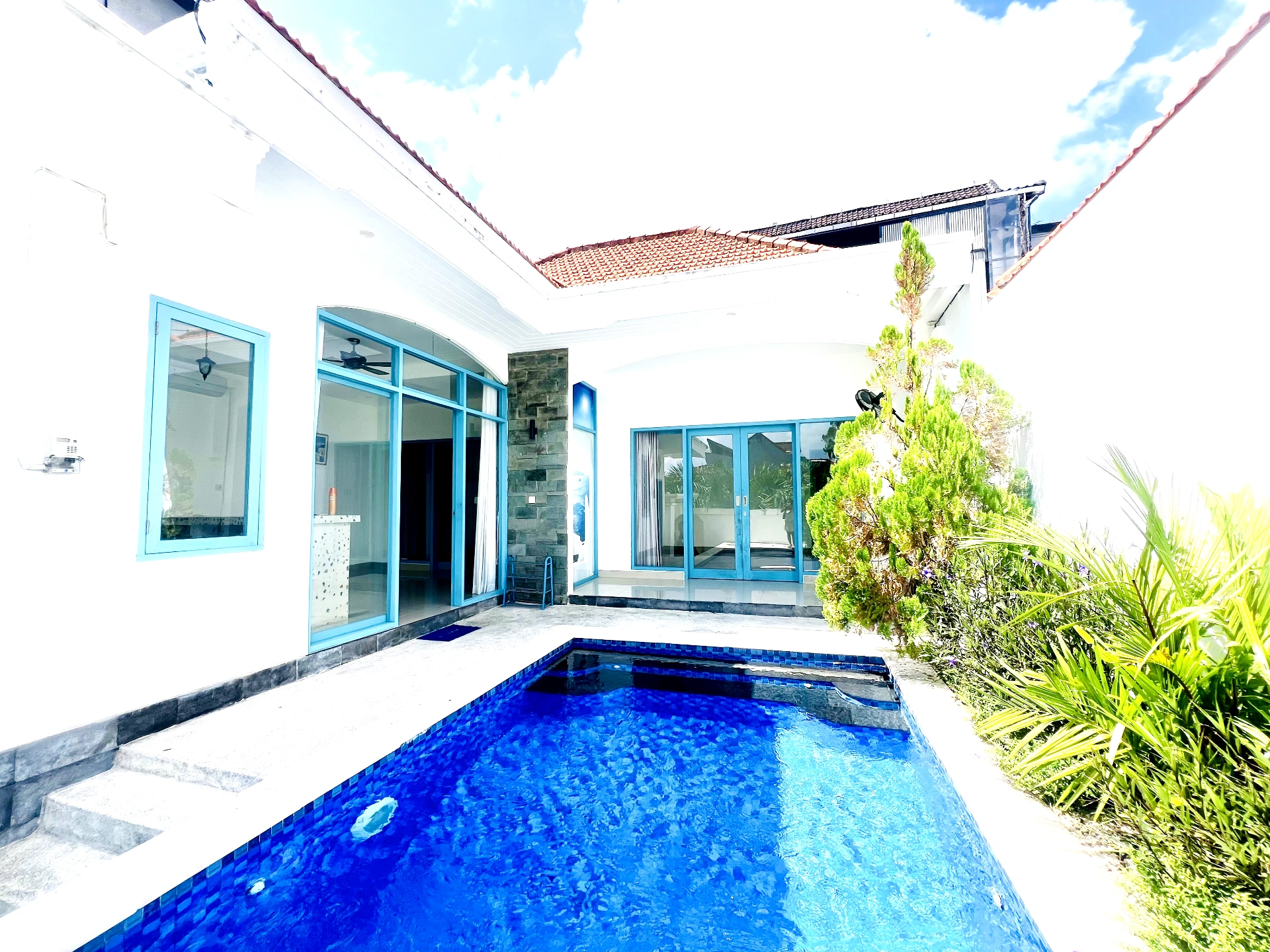 2 Bedrooms Villa in Canggu for Yearly Rent, 2-bed villa for rent in Canggu – photo 2 of 13