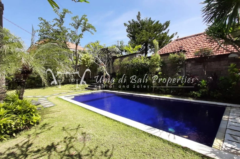 3BR Villa for Rent at Kerobokan, Bali, 3-bed villa for rent in Canggu – photo 3 of 13
