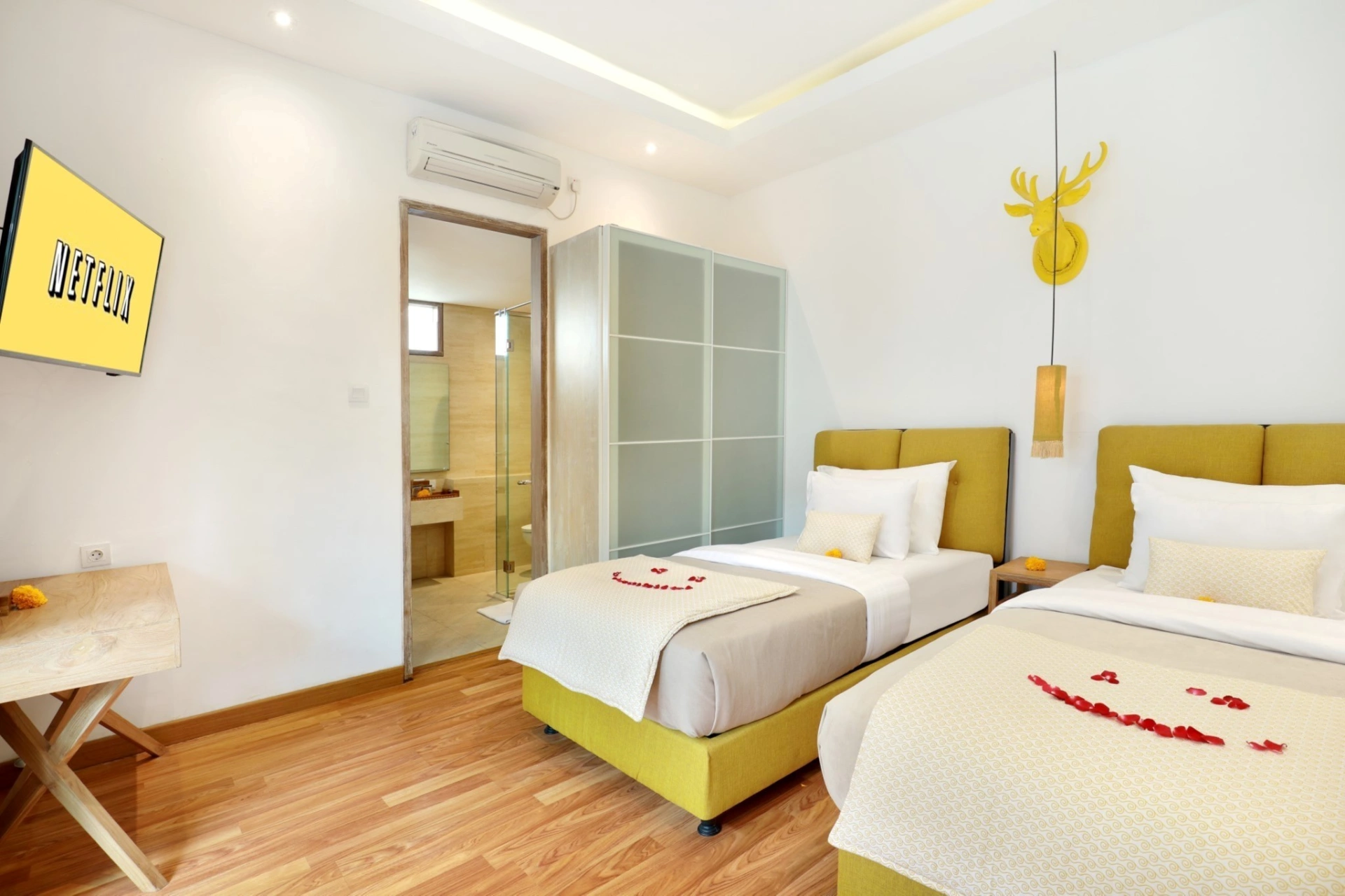 3 Bedroom Villa Full Furnished in Kerobokan, 3-bed villa for rent in Seminyak – photo 4 of 11