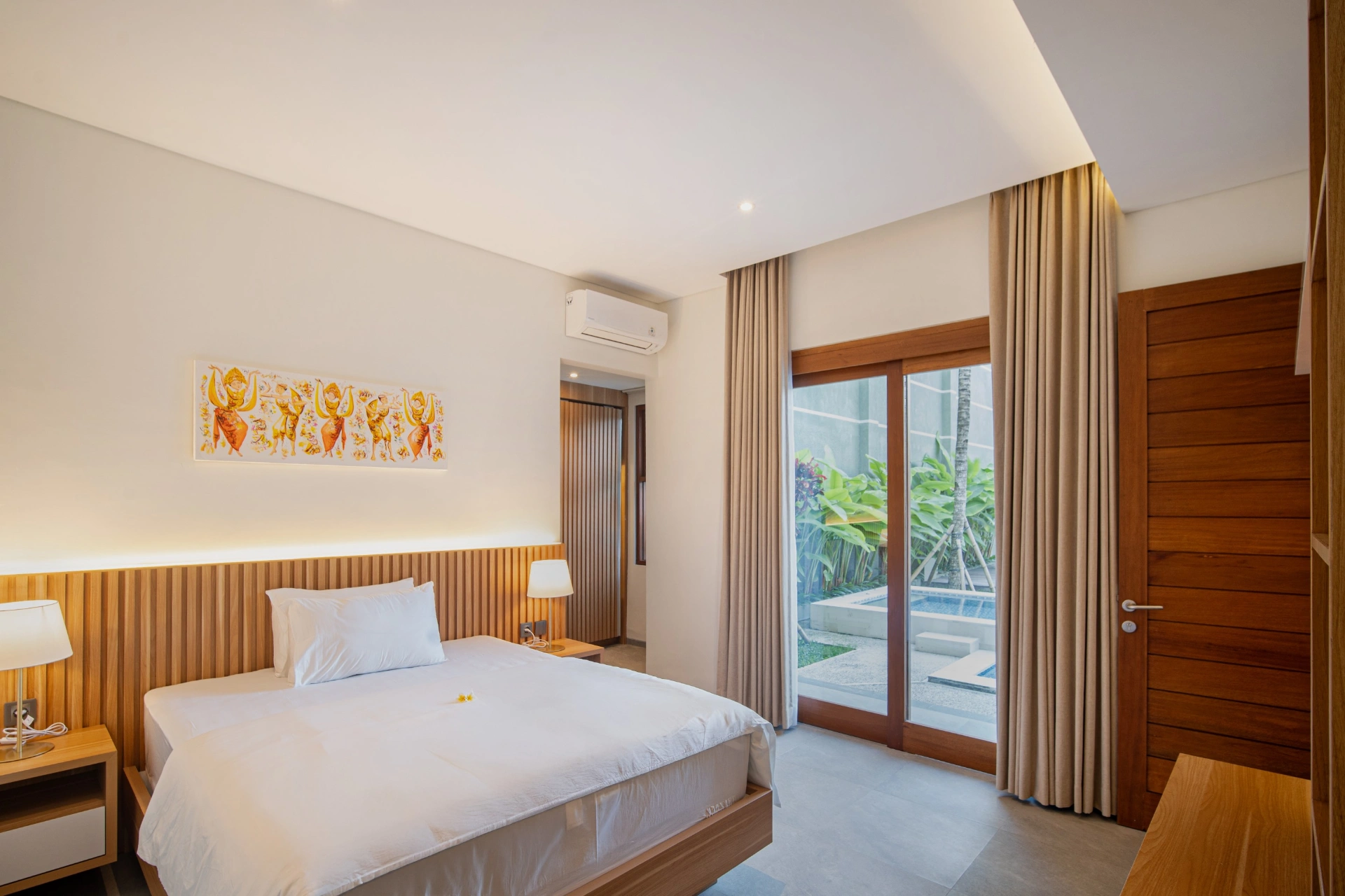 4 bedroom villa in sanur with large pool, 4-bed villa for rent in Sanur – photo 2 of 15