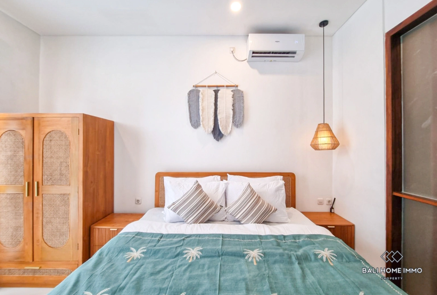 Newly Renovated 2 Bedroom Villa for Rent in Bali Berawa, 2-bed villa for rent in Canggu – photo 12 of 14
