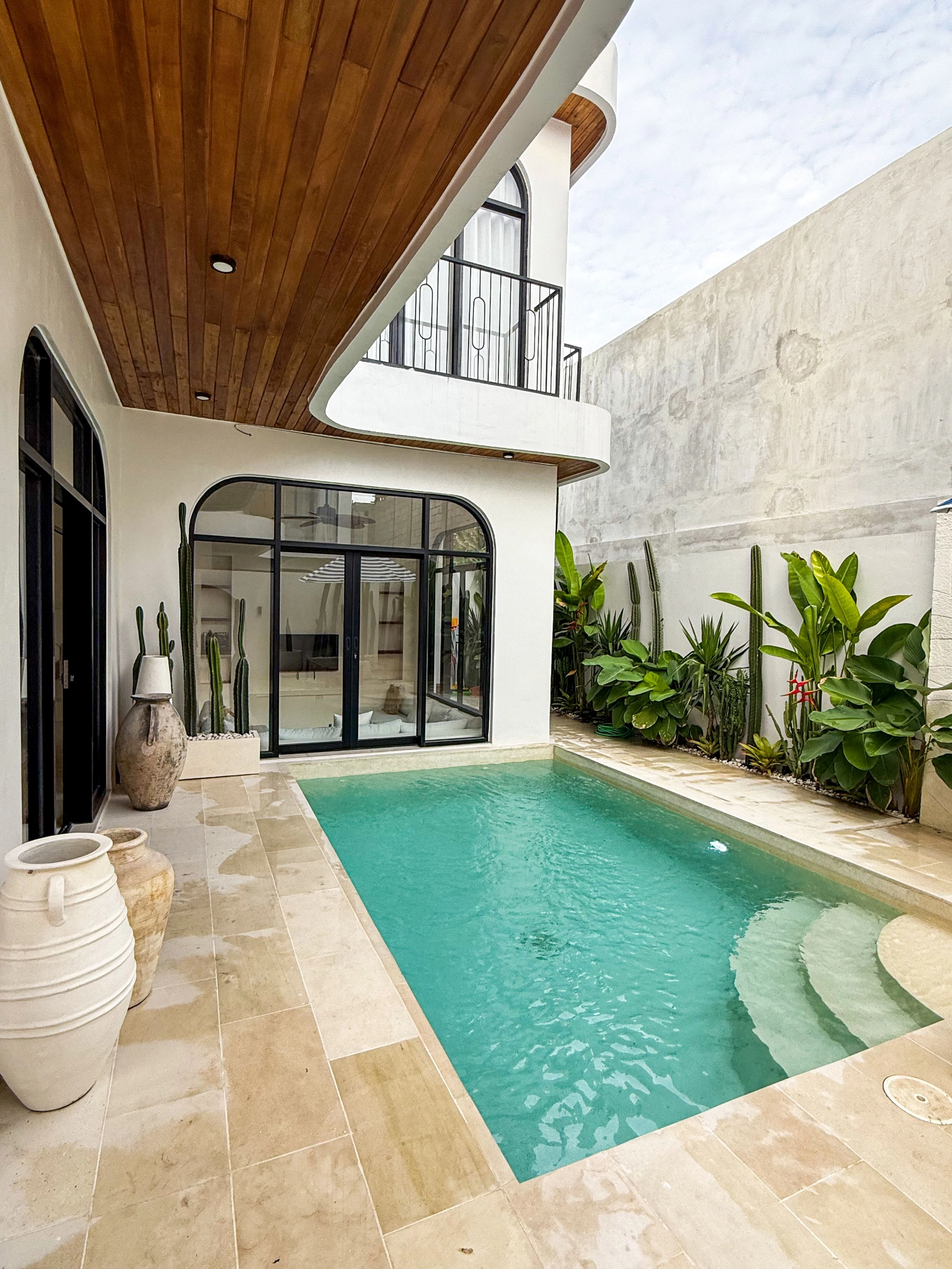 Walk to Pererenan Beach | Chic 2BR Pool Villa Oasis, 2-bed villa for rent in Pererenan – photo 11 of 13