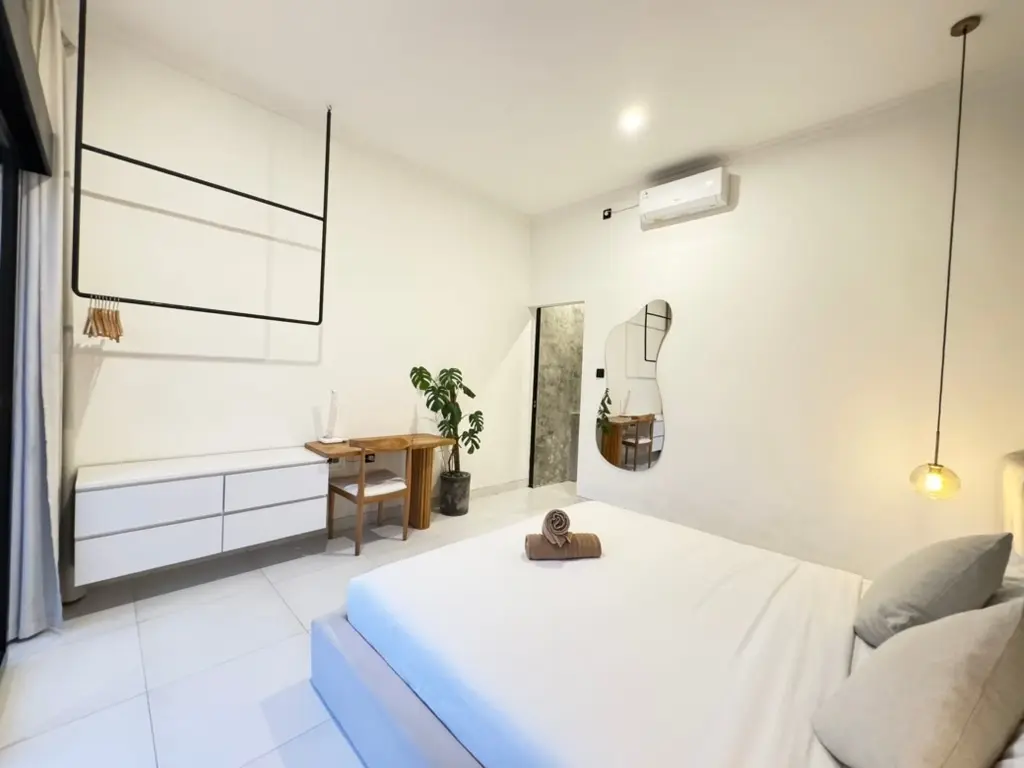 3BR Minimalist Villa with Rice Field View, The R Villa Ranakah, 3-bed villa for rent in Pererenan – photo 9 of 15