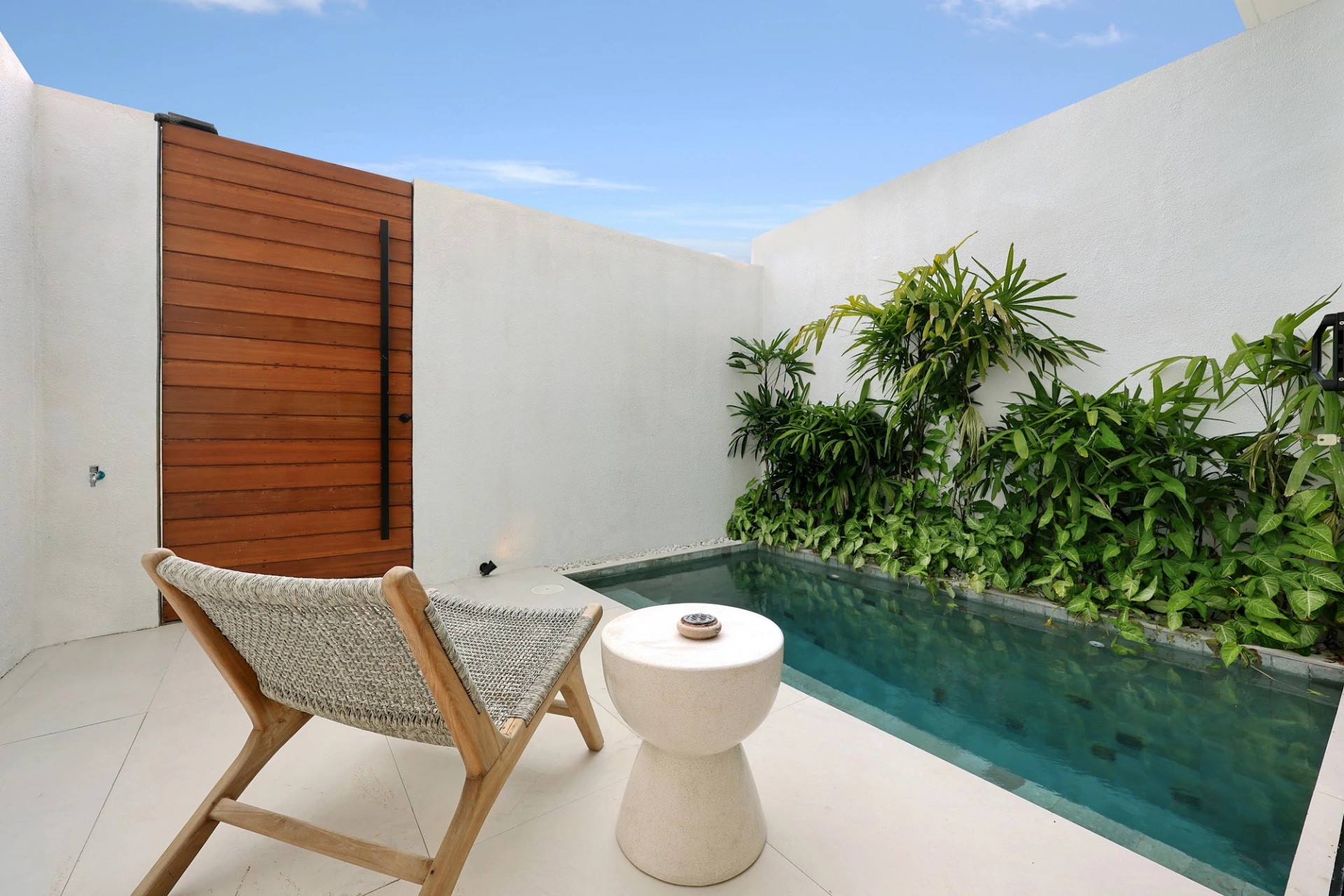 Modern 2BR Townhouse w/ Private Pool and Dedicated Workspace, 2-bed villa for rent in Canggu – photo 8 of 15