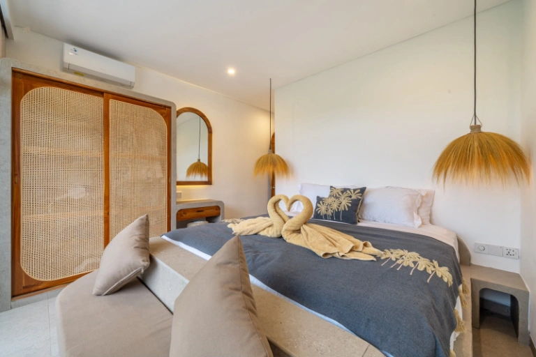 3BR Pool Villa • Rooftop • 5 Min to Batu Bolong, 3-bed villa for rent in Pererenan – photo 14 of 15