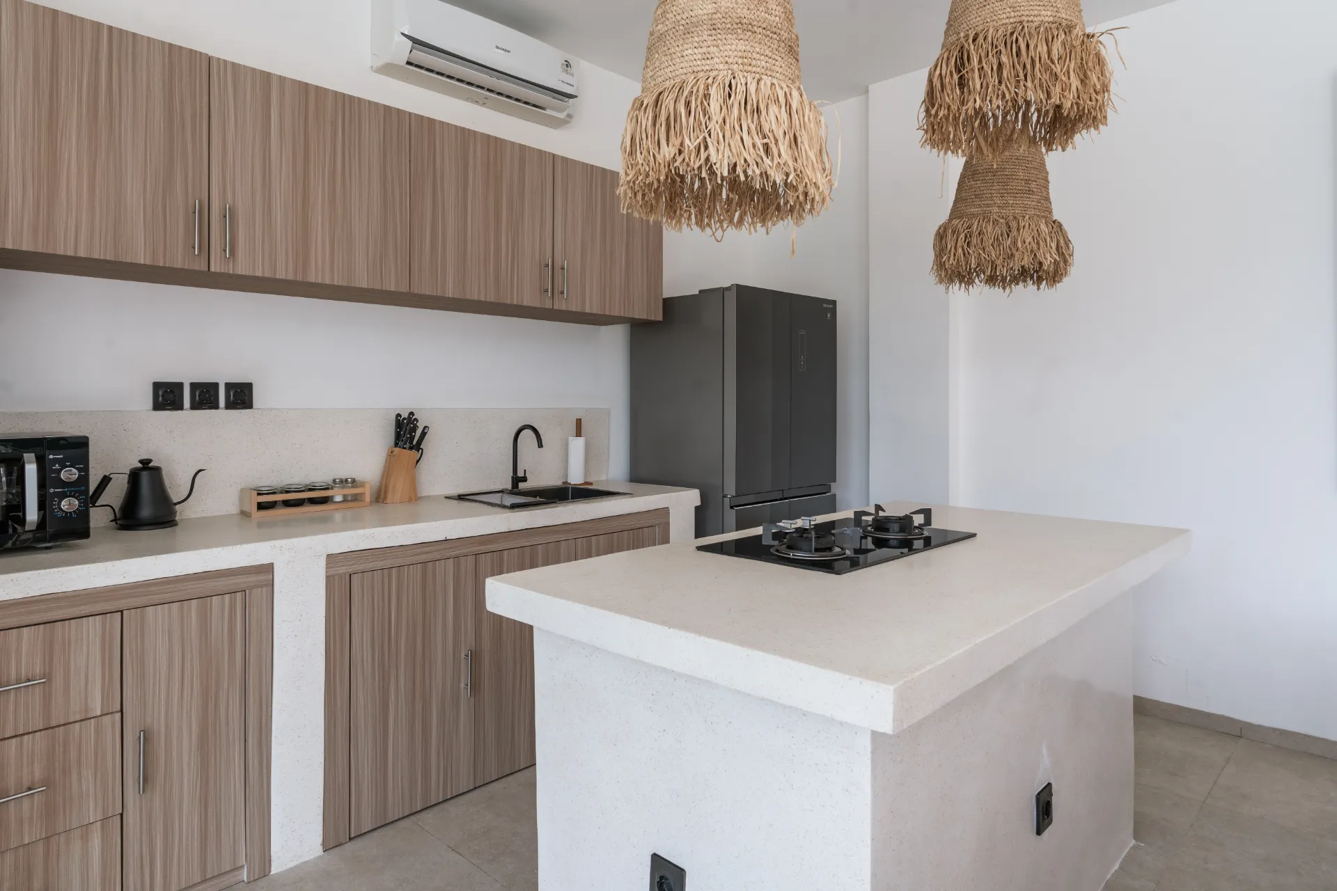 Luxe 3BR Villa w/ Rooftop, Billiard & Large Pool – 10 Min to Canggu, 3-bed villa for rent in Pererenan – photo 13 of 15